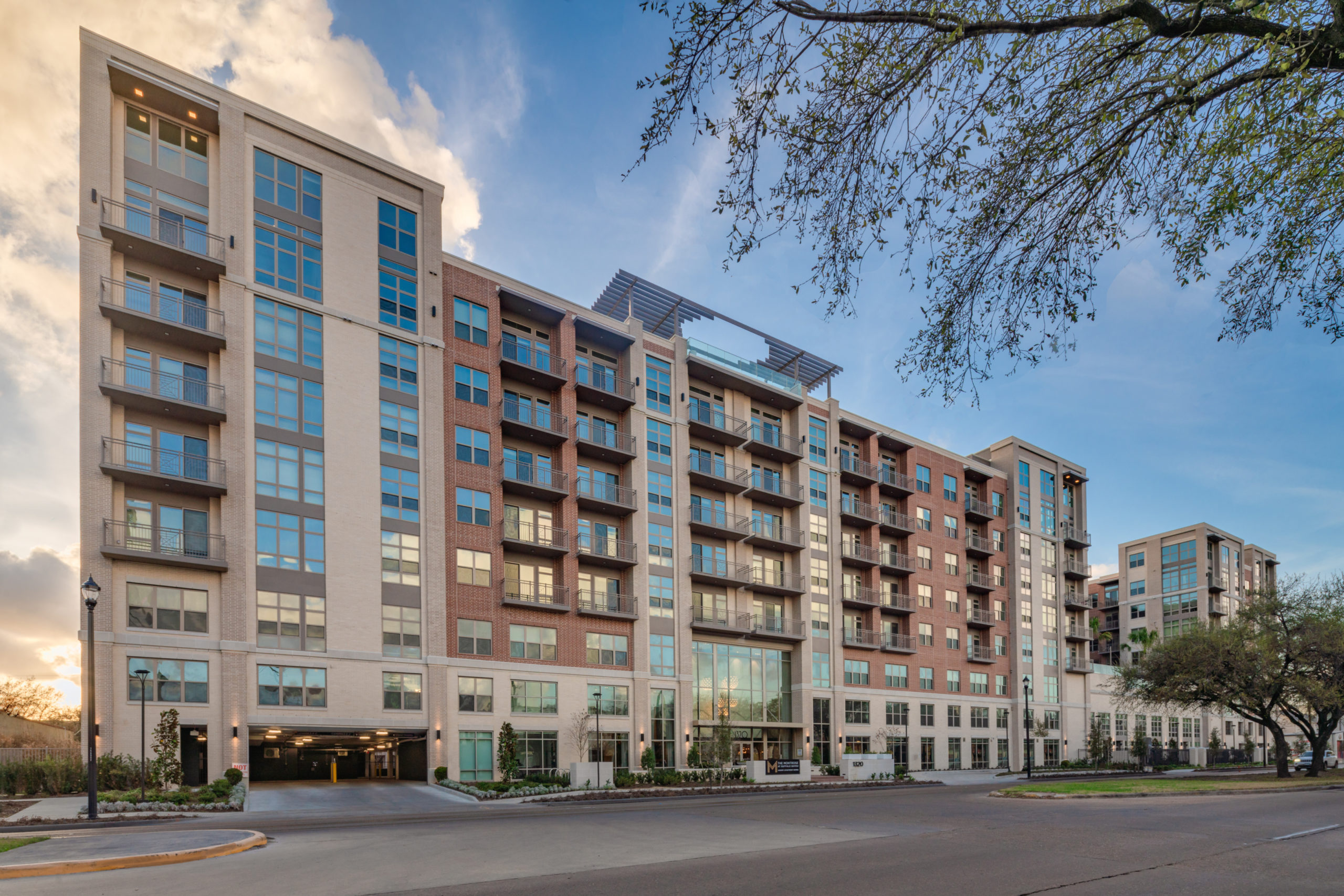 The Montrose at Buffalo Bayou - Arch-Con Corporation