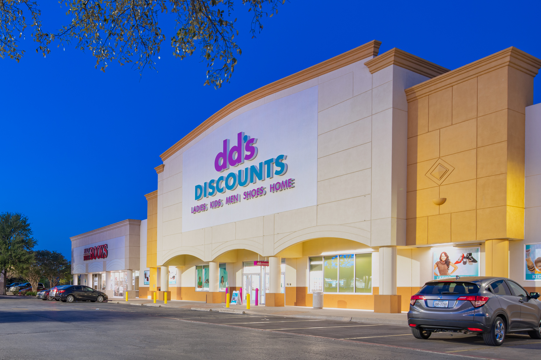 DD s Discounts Arch Con Corporation